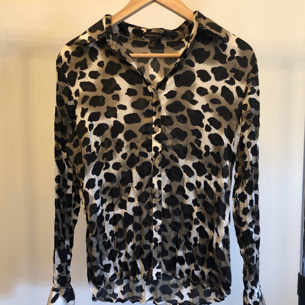 Beautiful long sleeve, leopard print, soft, comfy